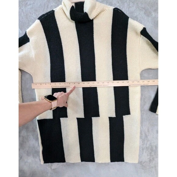 Women's Sweater Size XL Turtleneck Thick Knit Tan Black - Picture 6 of 10